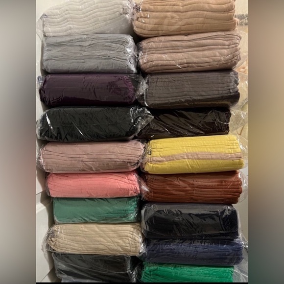 4 Brand New Jersey Hijab Bundle imported from Dubai UAE by me - Picture 5 of 5